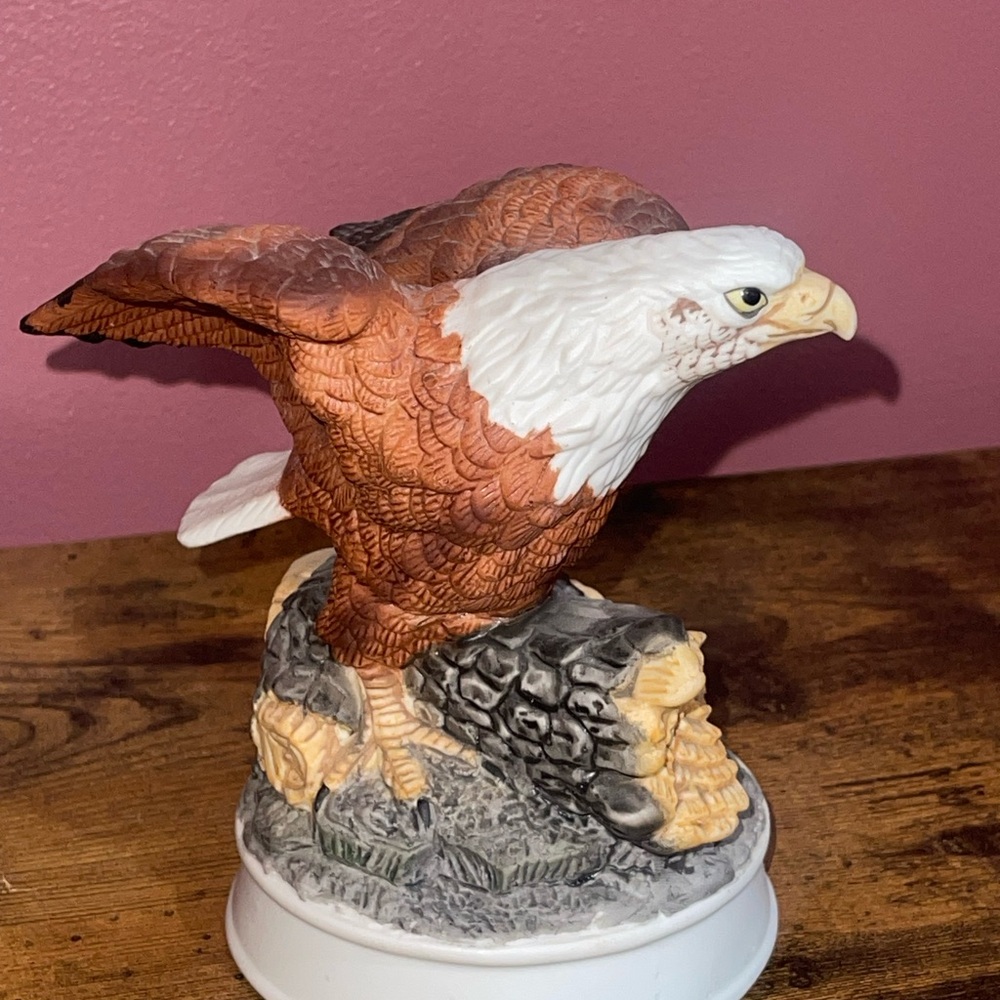 Vintage Birds In Flight EAGLE Americana Collection Limited Series Royal Heritage
